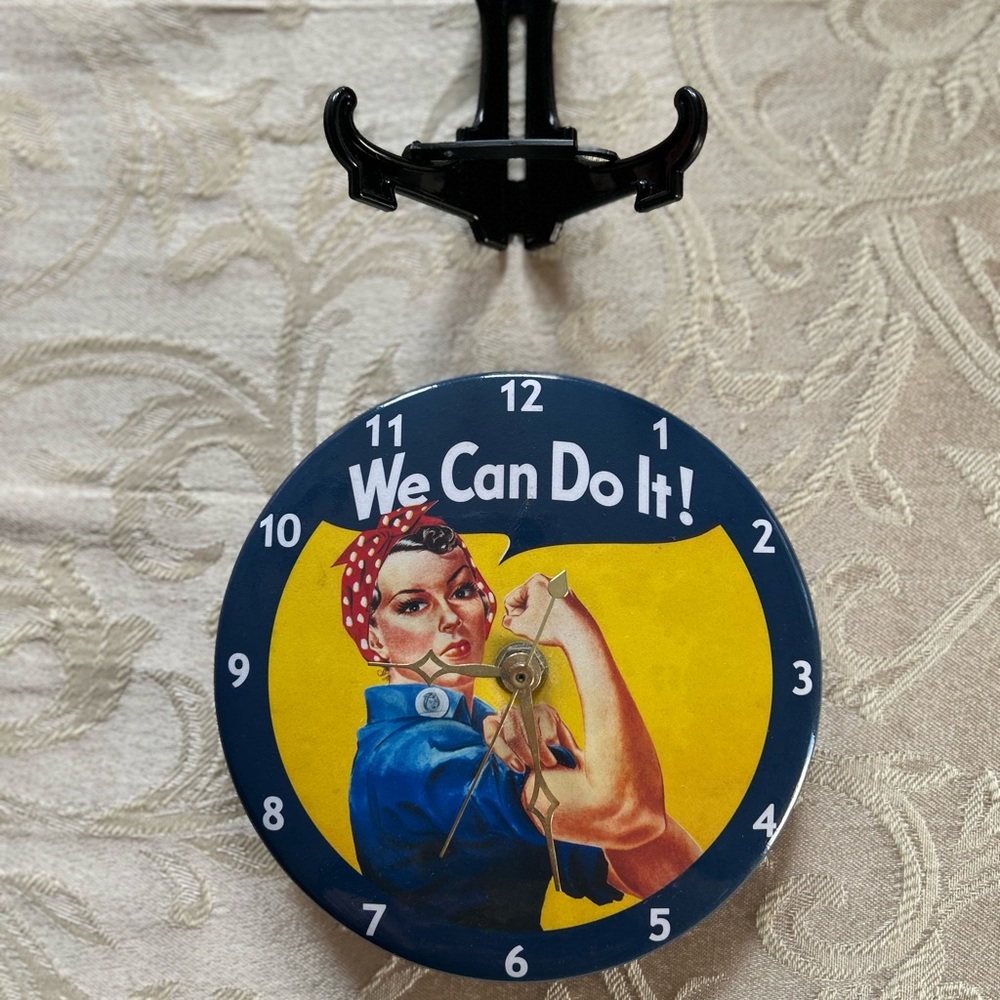 Clock - Picture 2 of 5